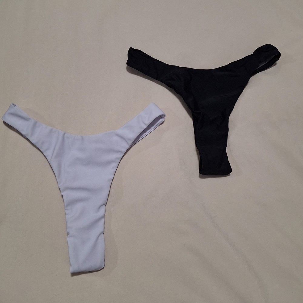 SHEIN Women's Black and White Bikini Bottoms